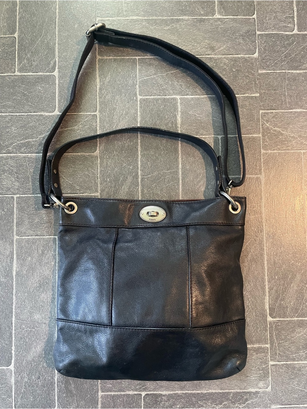 Fossil Black Leather Shoulder Bag with Silver-Tone Closure